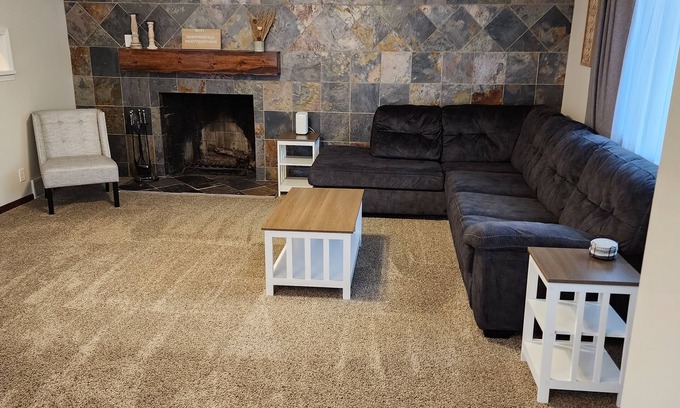 Bouvet Island Maison | Beautiful 5 bedroom home only minutes from UIUC
