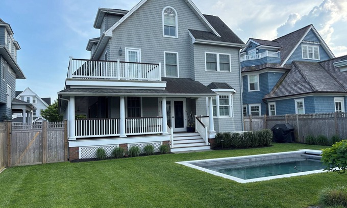 Avon by the Sea Maison | Beautiful 5+ BR house 1 block from beach with private pool in Avon