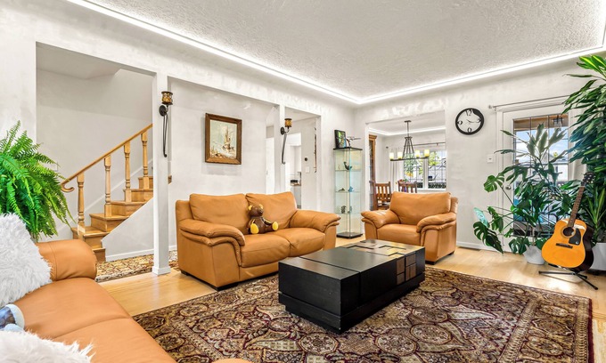 Shaughnessy Maison | Beautiful 5 BR Westside House + Panoramic Views!