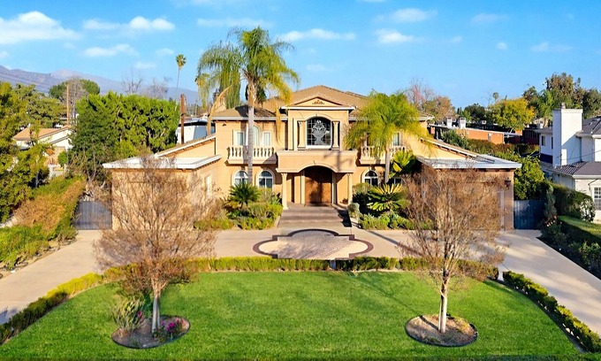 Arcadia Maison | Beautiful 7,000 sqft Mansion in the heart of Arcadia