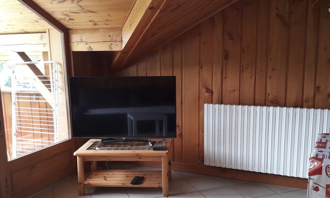 Venthon Appartement | Bel appartement de 80m2 2eme étage en maison avec parking et exterieur