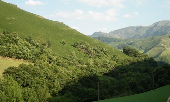 Esterencuby Appartement | Bel appart rdc grde terrass vue panoramic montagne basque prox StJeanPieddePort