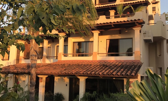 Coco Sunset Hills Copropriété | Deux chambres Beach Condo