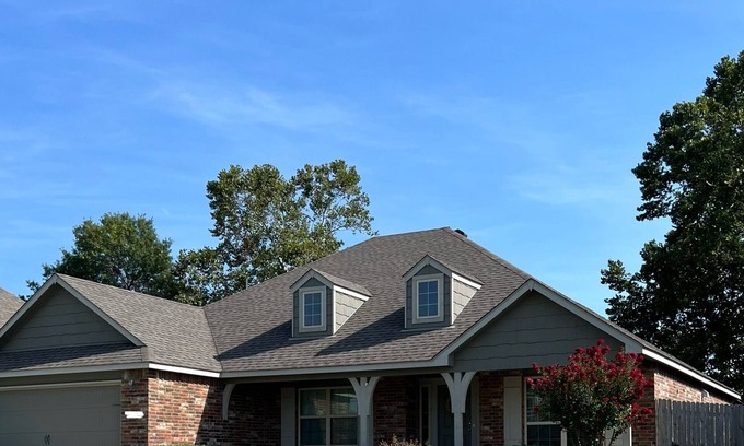 Tulsa Maison | Beautiful and spacious 3 bedroom, 2 bathroom home w/perfect central location!