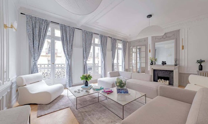 Porte-Dauphine Appartement | Appartement Paris 16ème : Balcon, 2 Chambres & Ascenseur