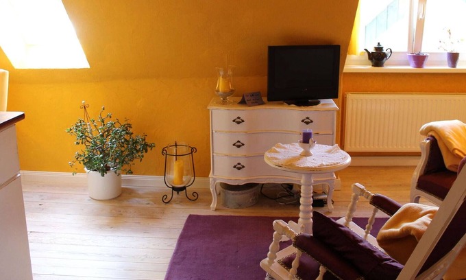 Damgarten Appartement | Beautiful Apartment in Damgarten with Garden