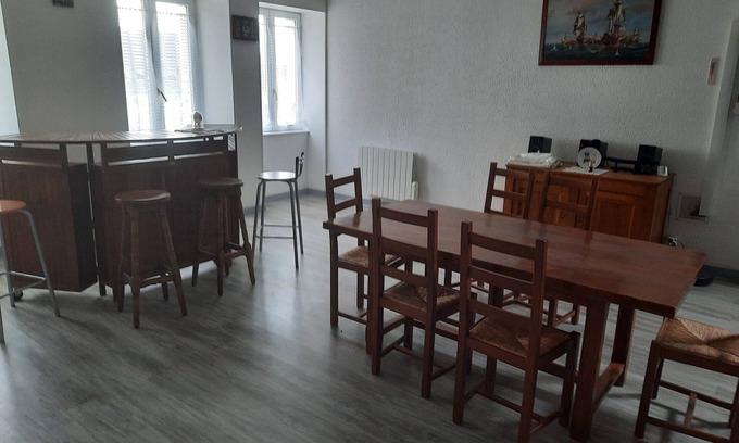 Noidans-le-Ferroux Appartement | beautiful apartment 150m2, 4 bedrooms, 6 people