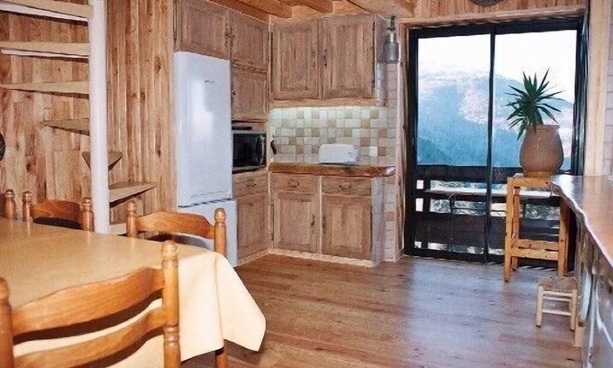 Ax-les-Thermes Appartement | Bel appartement tout en bois dans résidence aux pieds des pistes.