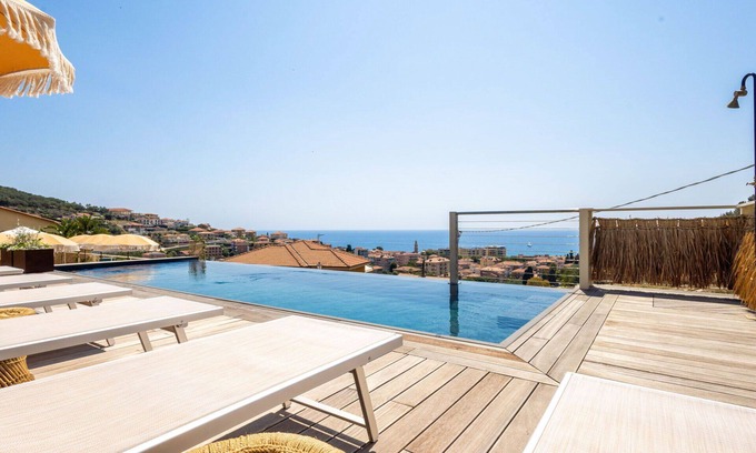 Pantai Appartement | Bel appartement pour 4 personnes avec WIFI, climatisation, piscine, TV et patio