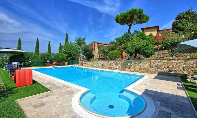 San Gimignano Appartement | Agréable appartement pour 2 personnes avec climatisation, WIFI, piscine, TV et vue panoramique