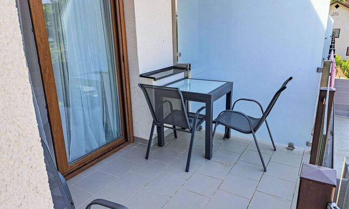 Sekirn Appartement | Agréable appartement pour 6 personnes avec WIFI, TV et balcon