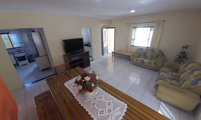 Porto Belo Appartement | Beautiful apartment (first floor) in Perequê, 600m from the beach with air and Wi-Fi