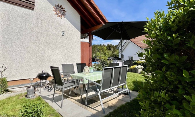 Loffingen Appartement | Confortable appartement pour 6 personnes avec WIFI, TV, patio, vue panoramique et parking