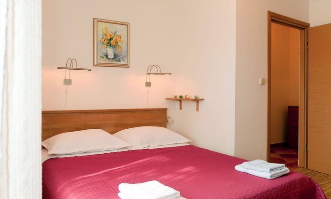 Milohnici Appartement | Bel appartement pour 6 personnes avec WIFI, climatisation, TV, patio et animaux admis