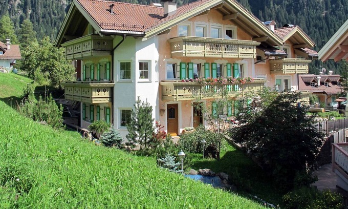 Fontanazzo Appartement | Bel appartement pour 4 personnes avec WIFI, TV, balcon et parking