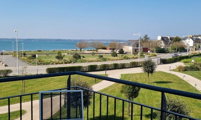 Concarneau Appartement | Bel Appartement Vue mer à 50m de la Mer avec Piscine Commune Chauffée - Thalasso