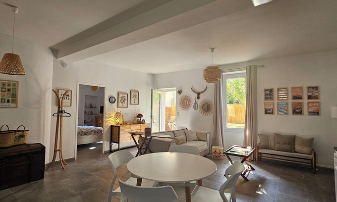 Eygalieres Appartement | Vrbo Property