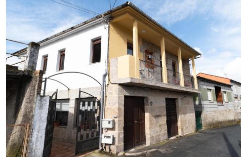 Arnoia Appartement | Beautiful Apartment In A Arnoia