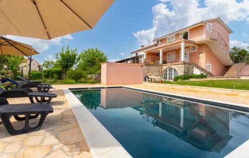 Cres Appartement | Beautiful Apartment In Malinska