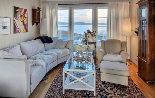 Snillfjord Appartement | Beautiful Apartment In Hemnskjela