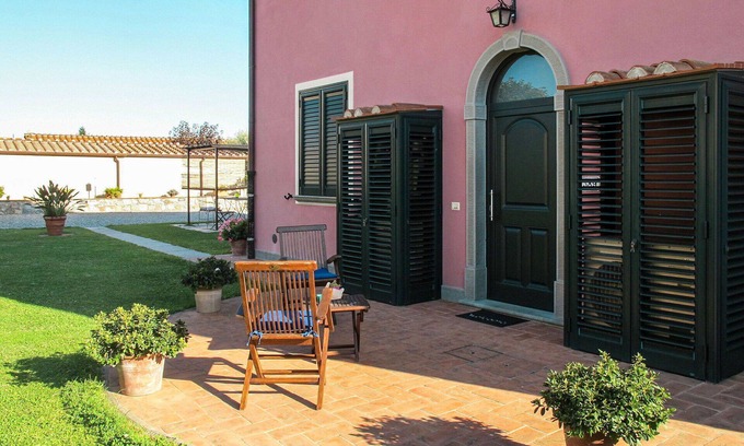 San Michele di Moriano Villa | Appartement dans une maison de vacances avec piscine, climatisation, WIFI, TV, terrasse, parking