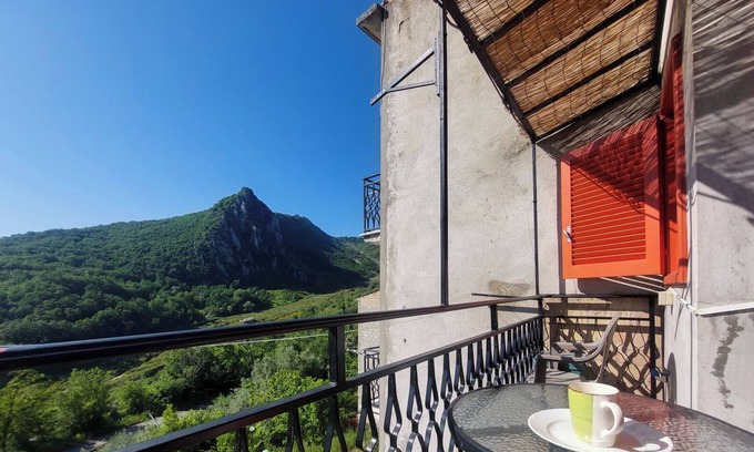 Pennadomo Appartement | Beautiful apartment with a fantastic balcony view