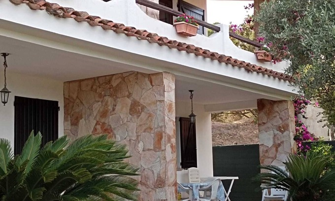 Porto Pino Appartement | BEAUTIFUL APARTMENT(s) IN VILLA WITH SEA VIEW