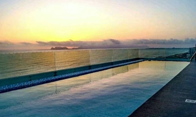 Lima Appartement | Beautiful Apartment in Front of the sea Sauna and Pool Top!
