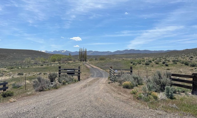 Fields Appartement | Beautiful apartment with warm springs overlooking Alvord Desert and Steens Mt.