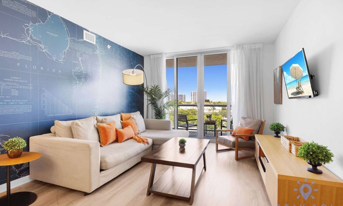 Hallandale Beach Appartement | Beautiful Apt w/Private Balcony + Gym + Pool