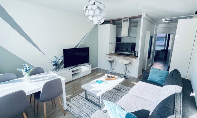 Turku Appartement | Beautiful apt. with balcony, 5min walk to Aura river, 8min walk to market square