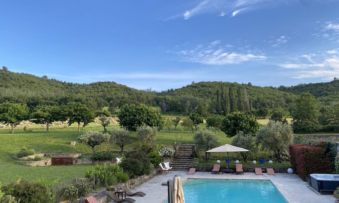 Cereste Maison | Magnifique Bastide en Provence avec piscine, tennis et jacuzzi classée 4*