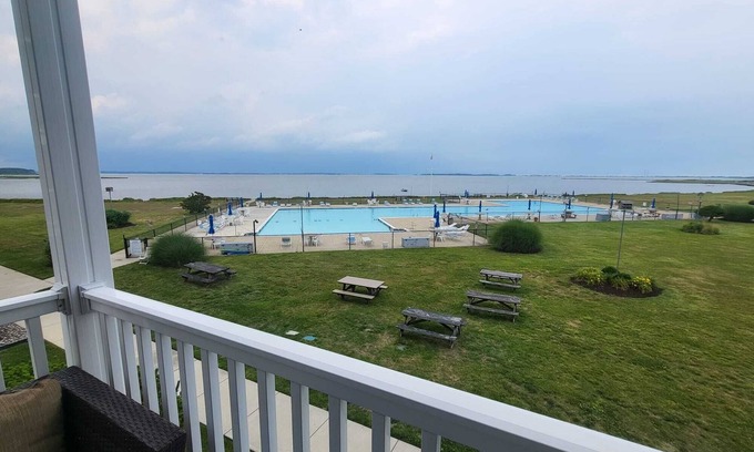 Ocean View Copropriété | Beautiful Bay Front Condo w/ Private Pool - Close to Bethany Beach!