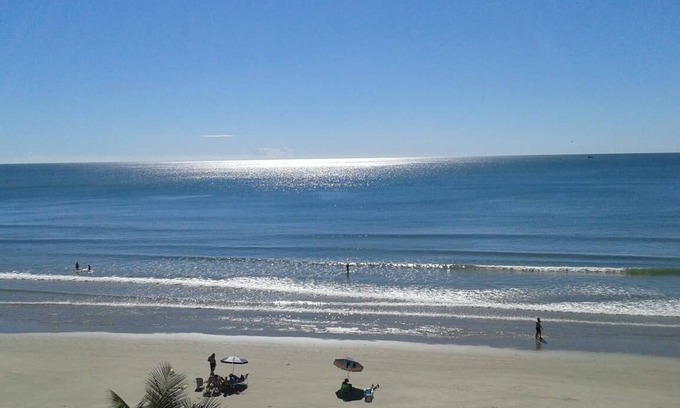Itapema Appartement | BELLE COUVERTURE DE PLAGE POUR 11 PERSONNES - MEIA PRAIA, ITAPEMA / SC