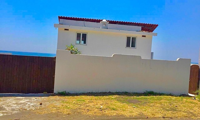 Iztapa Maison | Beautiful beachfront house with private pool