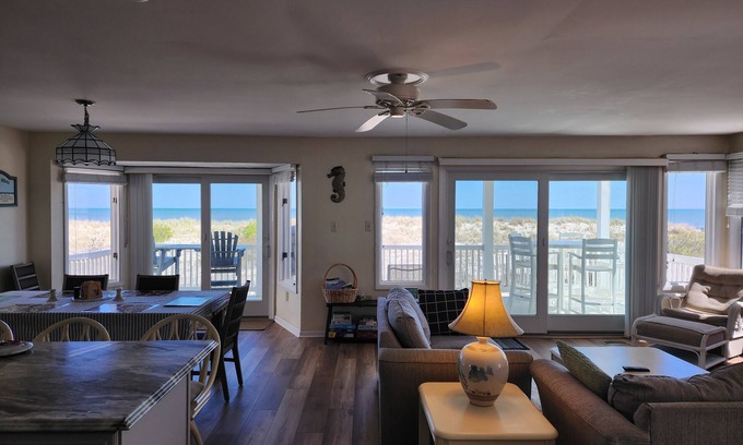 South End Maison | BEAUTIFUL BEACHFRONT AMAZING OCEAN VIEW! Book now for 2026