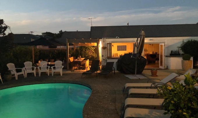 Blenheim Maison | Beautiful Bungalow CBD
