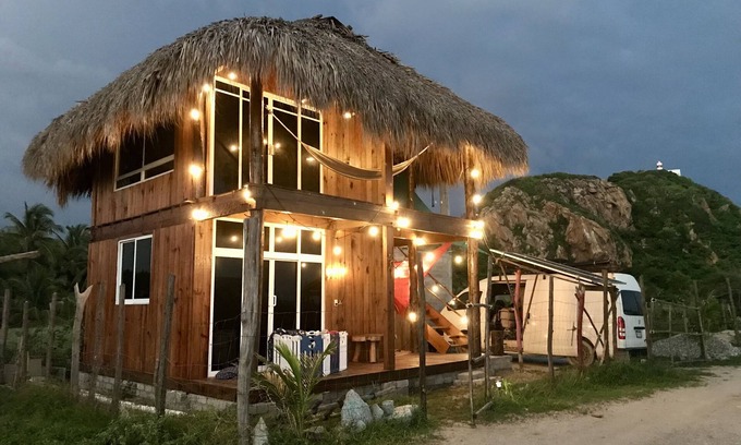 El Azufre Cabine | Beautiful cabin on beach, steps from the beach and great surf, peaceful location
