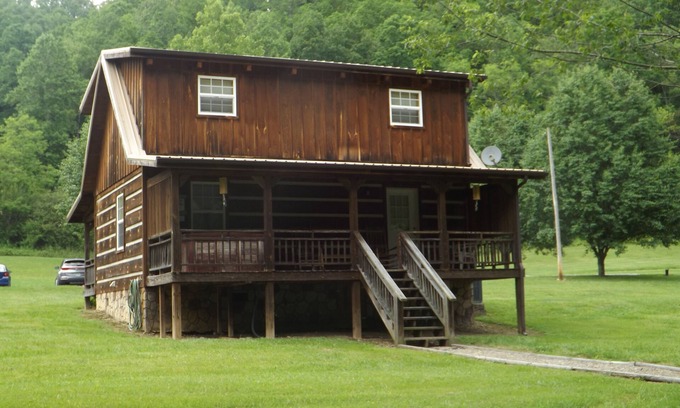 Hartford Cabine | Belle cabane située près du ruisseau. 15 minutes pour Rafting en eaux vives