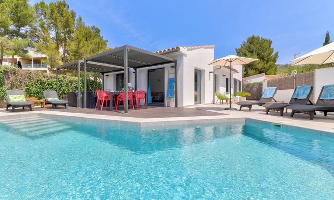 Puerto de Pollensa Villa | VILLA PRIVEE DE LUXE DE 3 CHAMBRES, NOUVELLE CONSTRUCTION, GRANDE PISCINE, 100M VERS LA PINE WALK