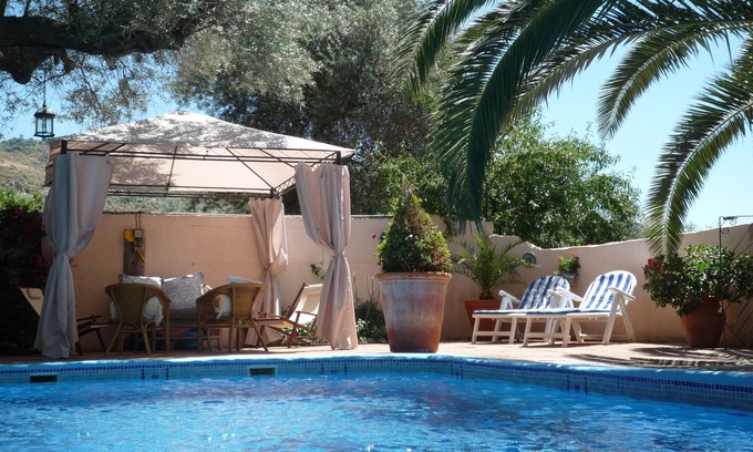 Orgiva Villa | Belle villa avec clos et des Gated piscine, de magnifiques jardins et WiFi