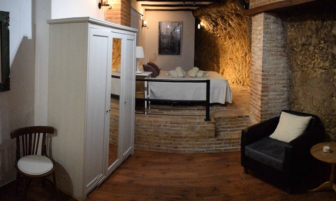 Penaflor Maison | Belle maison de la grotte de charme