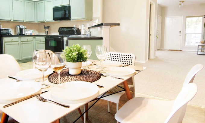 Medical Center District Maison | Beautiful Central Home for Families and Groups