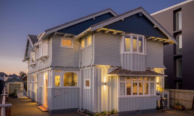 Christchurch City Centre Villa | Beautiful Central City Villa - Whole House