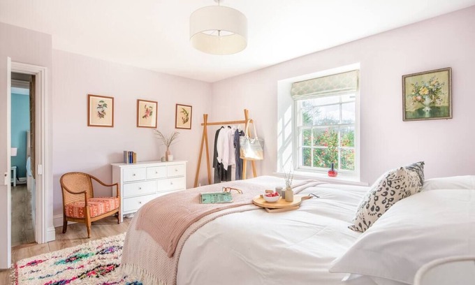 Charlestown Maison | Beautiful Charlestown cottage - 2 mins to beach