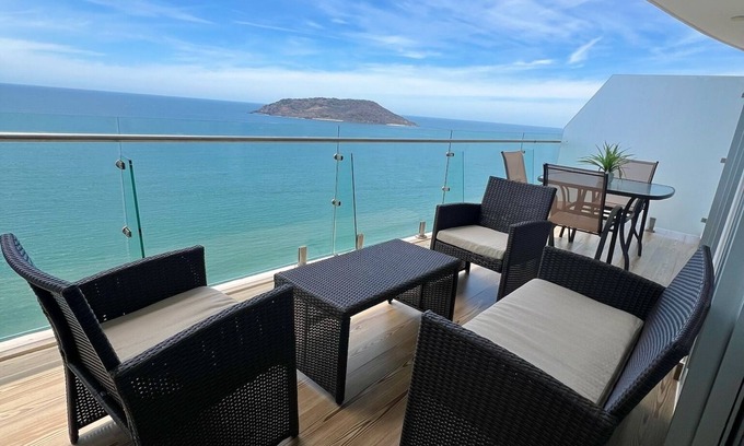 Las Gaviotas Appartement | Beautiful condo in Camino al mar, right on the beach for 6 persons