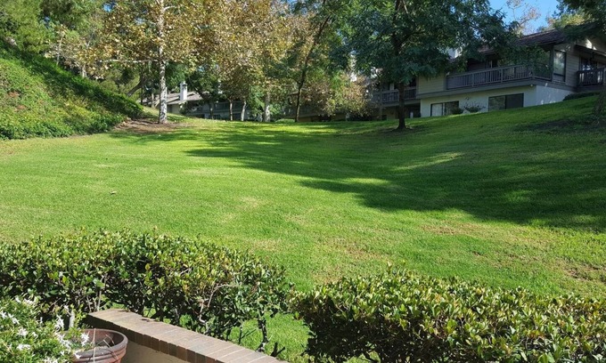 Santa Ana Heights Copropriété | Beautiful condo on a golf course
