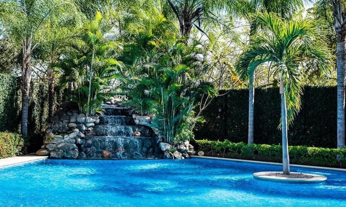 Playa Langosta Appartement | Beautiful Condo wJacuzzi tub Steps to beach
