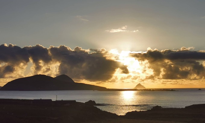 Dunquin Appartement | Beautiful Contemporary, Sea-view Studio Apartment in Dunquin.