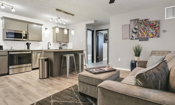 Lawton Appartement | Beautiful Contemporary Suite #07